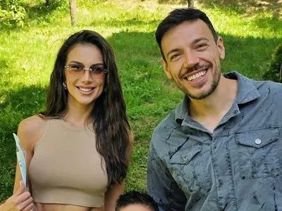 Като истинско семейство! Петканов се събра с Богданска