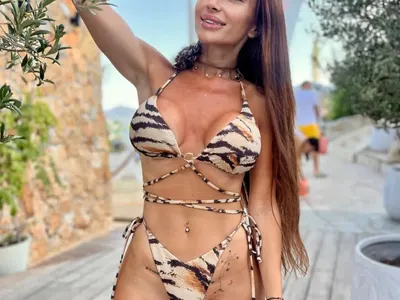 Като Сандра Бълок: Мариана Маринова се подмлади със стволови клетки от корейски новородени СНИМКИ