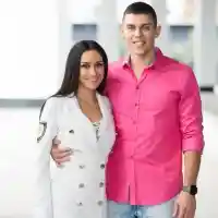 Кики и Емо чакат бебе