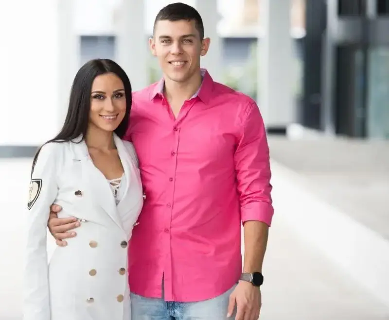 Кики и Емо чакат бебе