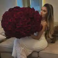 Кой подари 500 рози на бившата на Мартин? Йоана показа картичка с любовно послание