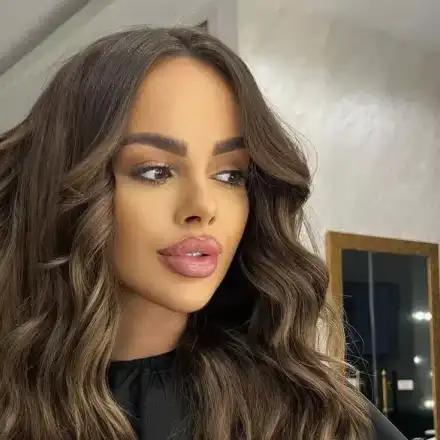 Край на спекулациите! Сузанита забрави Марк, показа новия (Горещо фото)