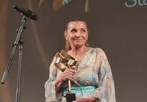 Месец, след като загуби мъжа си, Ели Скорчева оглави журито на „Златна липа“