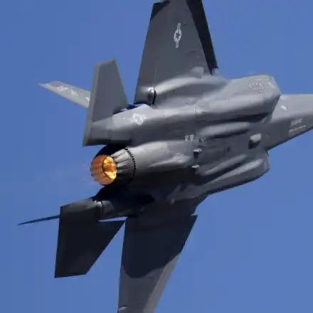 "Може да стане опасно". САЩ изтеглят част от служителите от посолствата си в Близкия изток