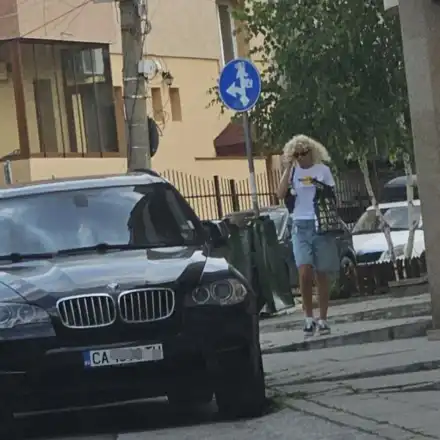 Намърда се: Щерката на президента на щат в Народния театър от 1 септември