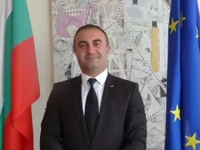 Новият зам.-министър на културата направил пари от сладкиши в Москва