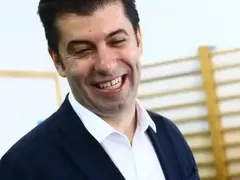 Огромен скандал в НС: ДБ внася лобистки закон, избягващ екотакси върху солари и батерии в услуга на свои спонсори