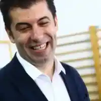 Огромен скандал в НС: ДБ внася лобистки закон, избягващ екотакси върху солари и батерии в услуга на свои спонсори