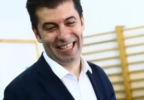Огромен скандал в НС: ДБ внася лобистки закон, избягващ екотакси върху солари и батерии в услуга на свои спонсори