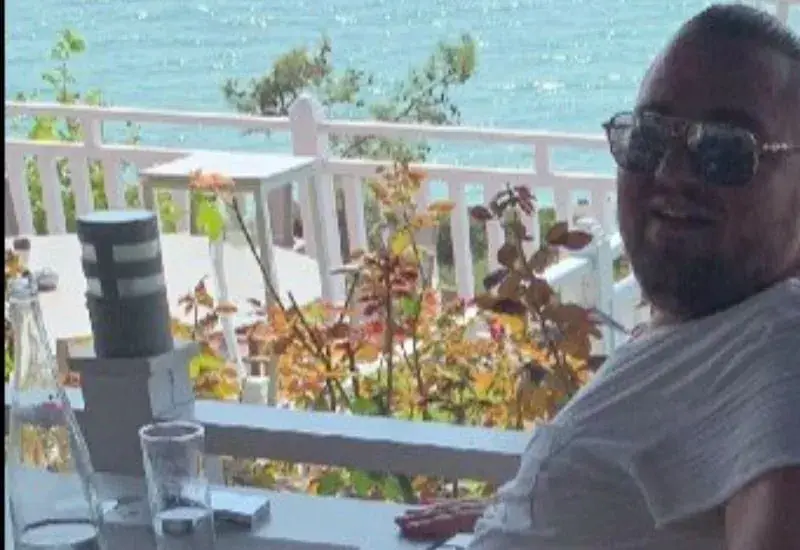 Палат в полите на Витоша и гледка към цяла София: Вижте къде се натресе Християн Гущеров!