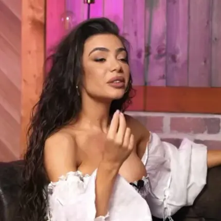 Певицата Джия за Рупецова: Това е лека жена, която за малко пари е готова на унижения! (гаджето на Митко Динев я попиля – ВИЖ ТУК)