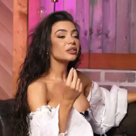 Певицата Джия за Рупецова: Това е лека жена, която за малко пари е готова на унижения! (гаджето на Митко Динев я попиля – ВИЖ ТУК)