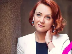 Преживя развода:  Стаси Айви се задоми отново