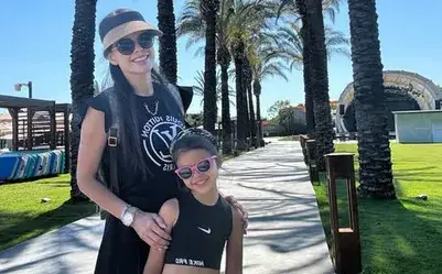 Преслава откри сезона на басейн СЕКСИ ВИДЕО