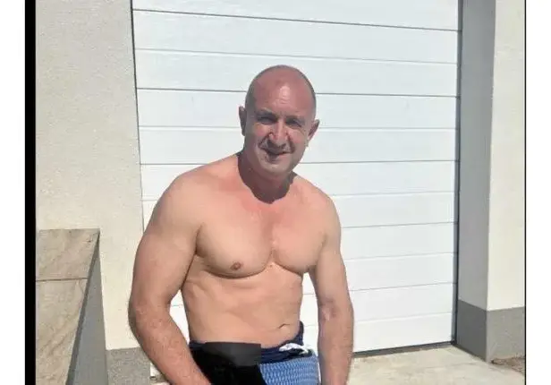 Румен Радев остави  42 лева бакшиш в  цветарски магазин