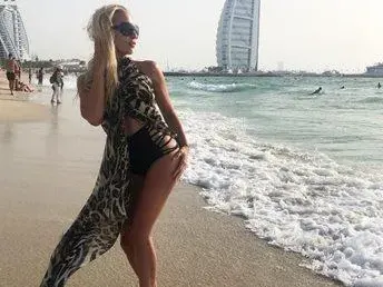 Секси заместничката на Натали Трифонова е последователка на Ванга (Горещи снимки)