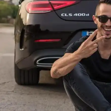 Синът на Христо Шопов кара кола за 100 бона