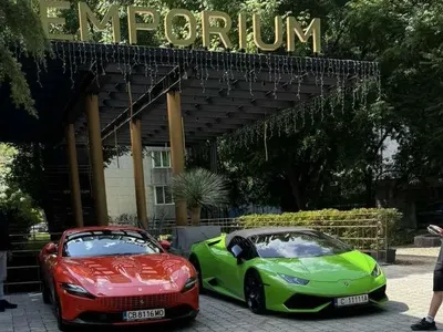 Скандал! А. А. с полицейски ескорт и зелено Ламборгини пред най-луксозния хотел в България!