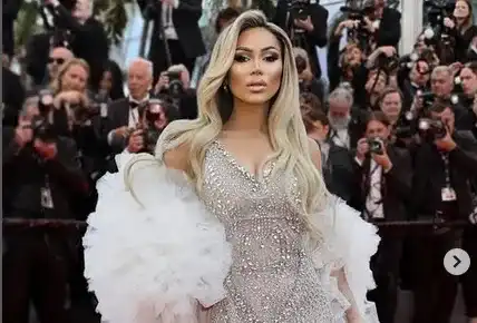 СМЯХ! Наша Нора по-желана от Ева Лонгория на червения килим в Кан