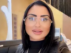 Софи Маринова  хвърля над 1 млн.  за баровска къща