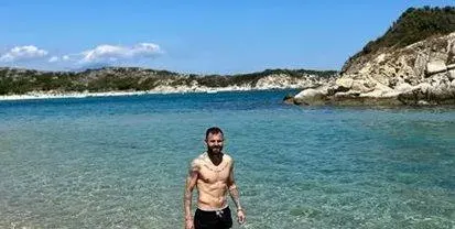 Спас Делев глези жената в Гърция