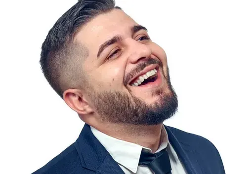 Съдят известен подкастър