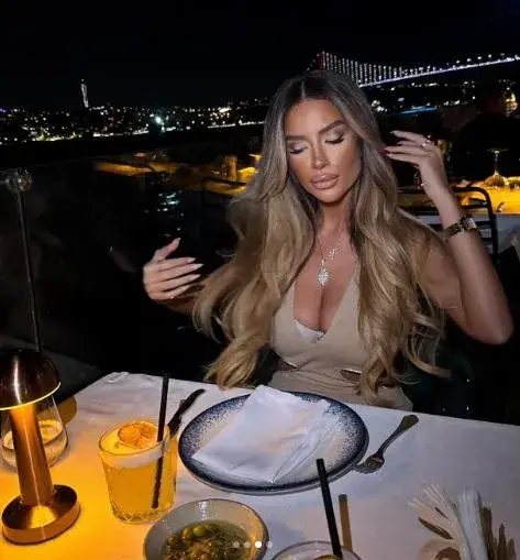 Тита пак лудува в Истанбул