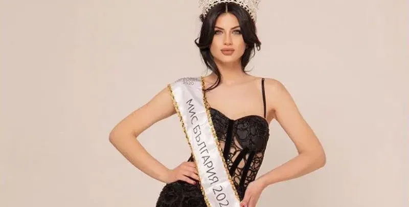 УАУ! Мис България изненада със снимка на сестра си (ВИЖТЕ)