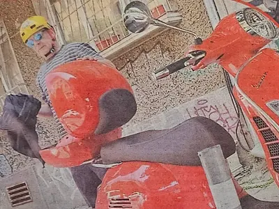 Вергов подкара женски скутер за 11 бона (Папарашки снимки)