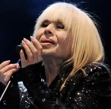 ВНИМАНИЕ! Мамят с билети за концерт на Лили Иванова