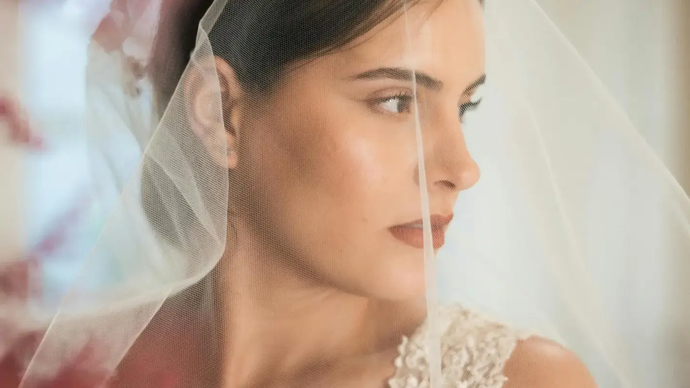 Всичко за сватбения грим: как да го направим сами и как да открием гримьор?