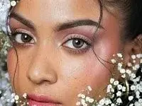 Всичко за сватбения грим: как да го направим сами и как да открием гримьор?