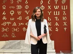 Бивша синоптичка блесна до Румен Радев! Какво прави Нора Шопова до президента