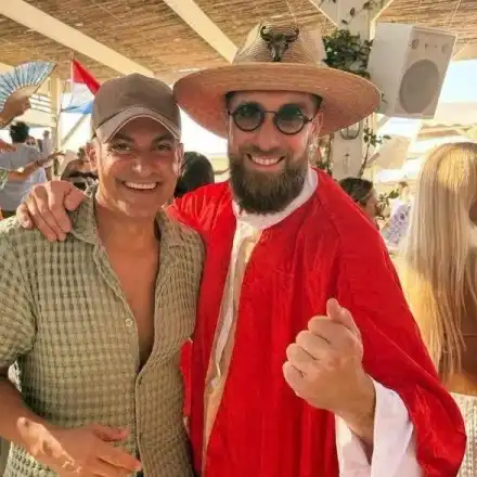 Юлиян Цолов пак на аванта в Сен Тропе! Възрастен господин отново покрива почивките му