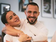 За 50 бона на месец: Наум и Теа рекламират, без да подбират – само да падат пари