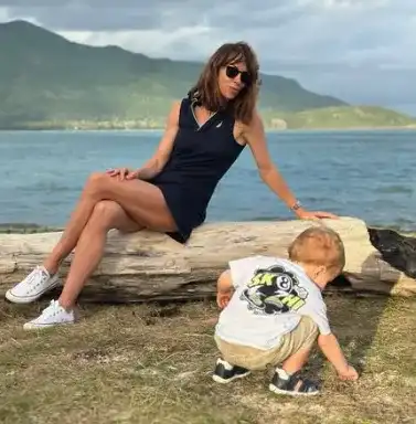 Зара от "Биг брадър" се показа на Мавриций