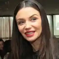 Зарязали  Диляна Попова със съобщение