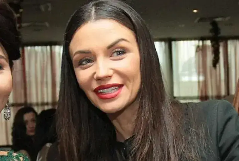 Зарязали  Диляна Попова със съобщение