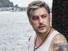 100 БОНА върнаха Владо Карамазов в Би Ти Ви