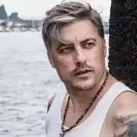 100 БОНА върнаха Владо Карамазов в Би Ти Ви