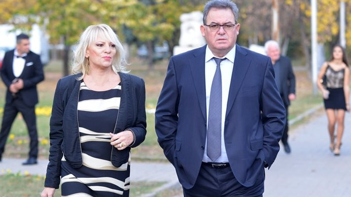 Нона Йотова и Богомил Бонев с годишнина! Авери му се чудят: Толкова мацки са му пред очите, как не погледна друга?! (ВИЖ ТУК)