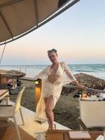 Албена Вулева стана 100 кила! Показа МОЩЕН бедър по бански (СНИМКИ)