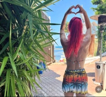 Елена Виан интимничи с младо гадже на плажа
