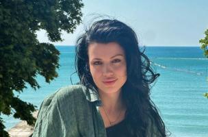 Ралица Паскалева заживя в тузарски имот край морето! Похвали новия си колега