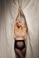 Съсипаха Натали Трифонова от критики заради бременна фотосесия! Вижте защо