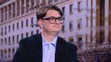 Министър Бачев тръгна на козметични процедури при жена си
