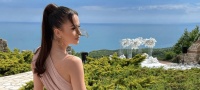 Рязък завой! Еротичната танцьорка Дениз Хайрула стана психоложка