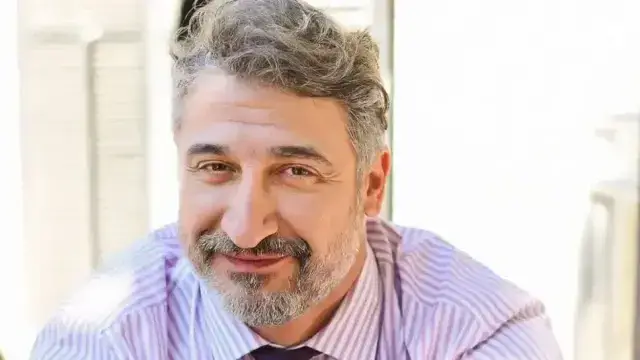 Актьорът Кирил Ефремов се кълне в своята Елена! Любовта им избухнала на невероятно място (Фото)