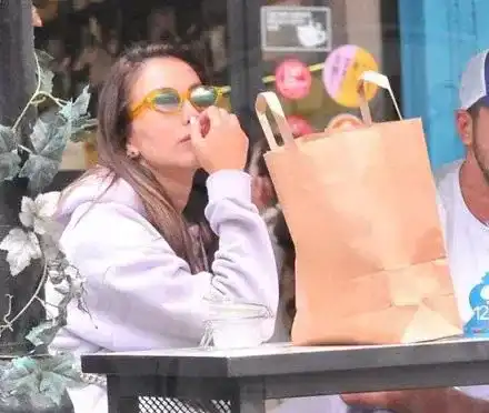 Алекс Богданска и гаджето ѝ: Вълшебно пътешествие в Исландия! СНИМКИ