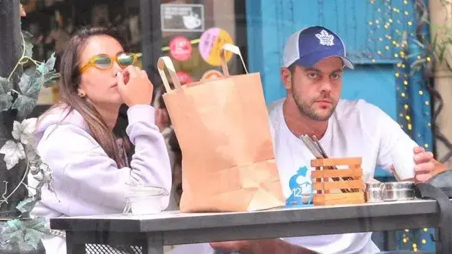 Алекс Богданска и гаджето ѝ: Вълшебно пътешествие в Исландия! СНИМКИ